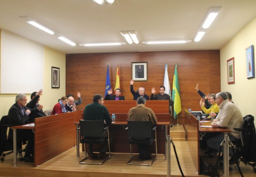 O Pleno do Concello de Oroso aproba por unanimidade destinar 185.000 euros do PAI 2015 a melloras de estradas nas parroquias